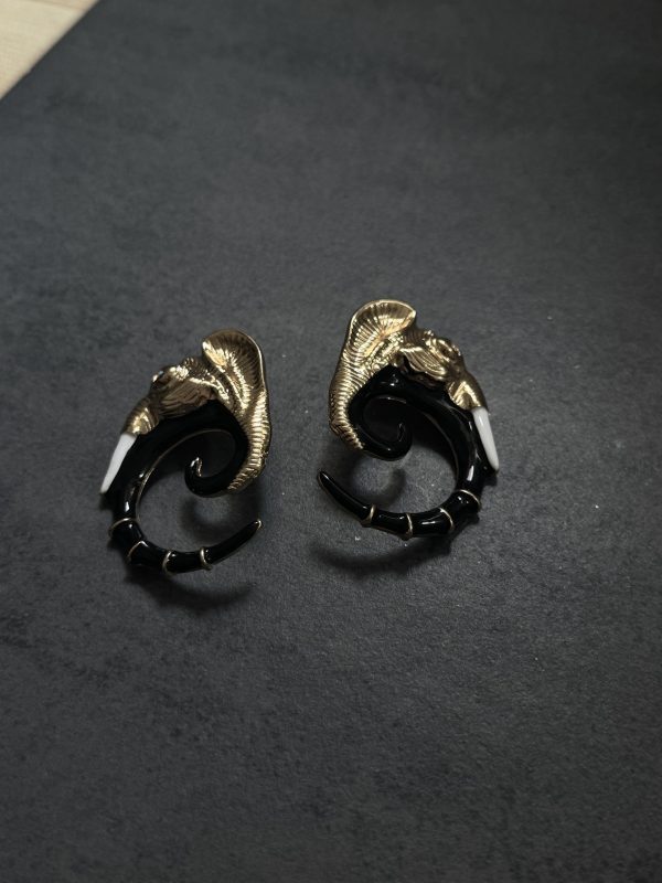 BLACK ELEPHANT