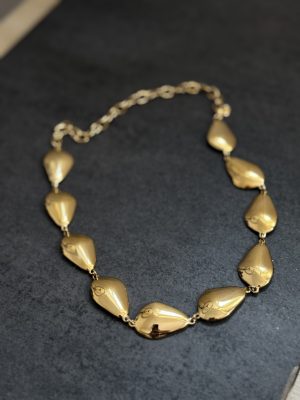 CHOKER